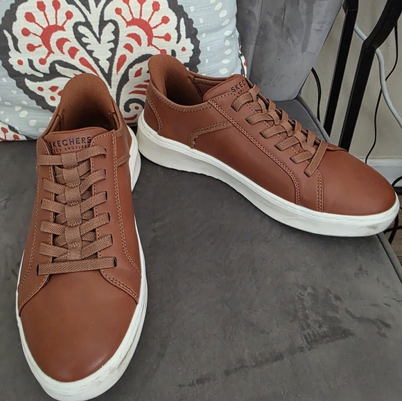 Size 10 Skechers slip ins - Picture 2 of 5